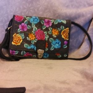 Small crossbody with embroidery